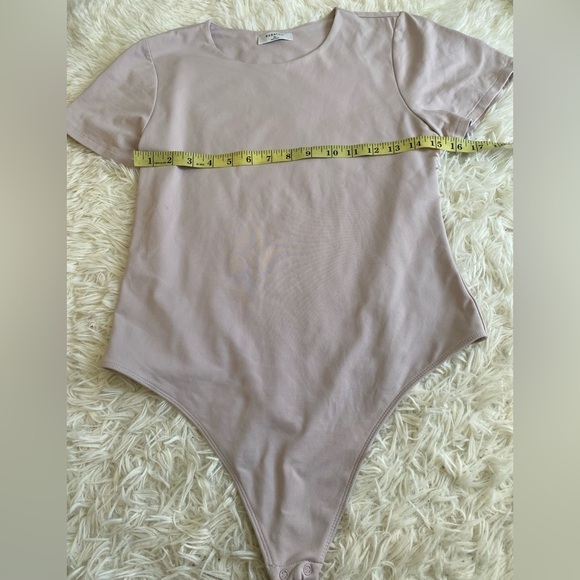 Aritzia Babaton Contour Crew Shortsleeve Bodysuit - Picture 7 of 7